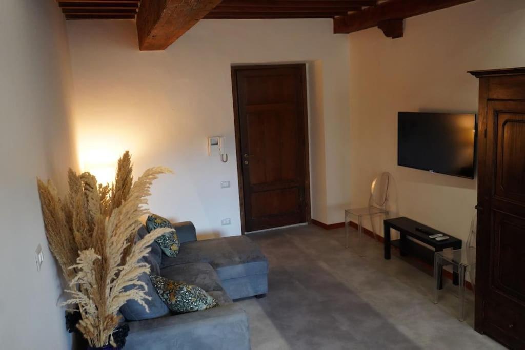 Loft Moderno Ubicato Nel Centro Storico Di Lucca Apartamento Exterior foto