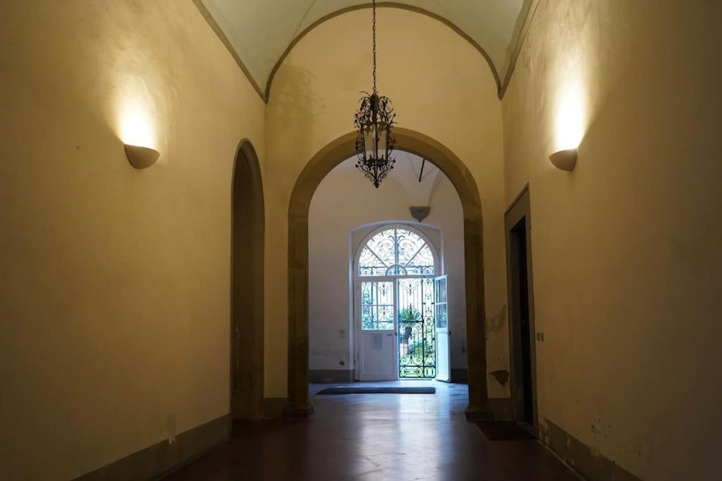 Loft Moderno Ubicato Nel Centro Storico Di Lucca Apartamento Exterior foto